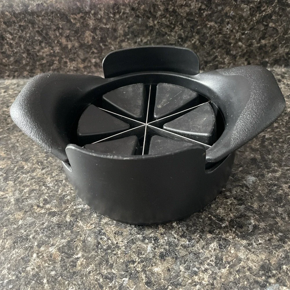 The Pampered Chef Veggie Wedger Fruit Vegetable Cutter Slicer #2417 Retired